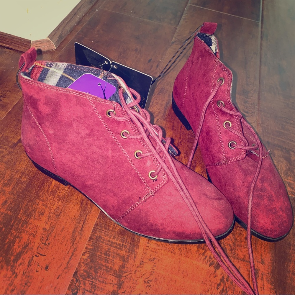 No heel ankle boots